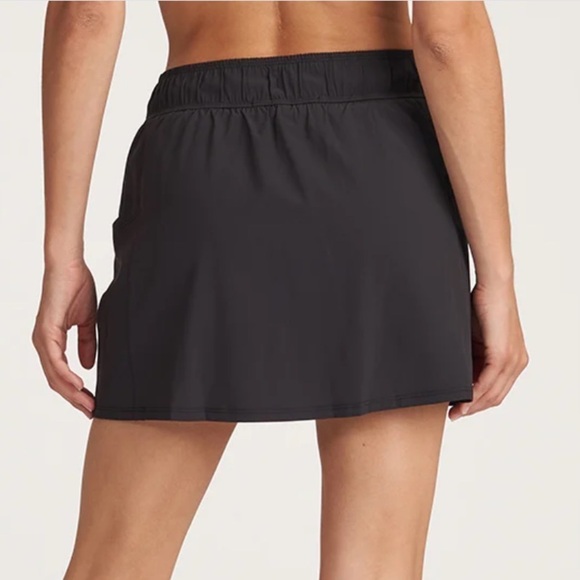 Thrive Societe Pocket Skort in Black - Picture 3 of 6